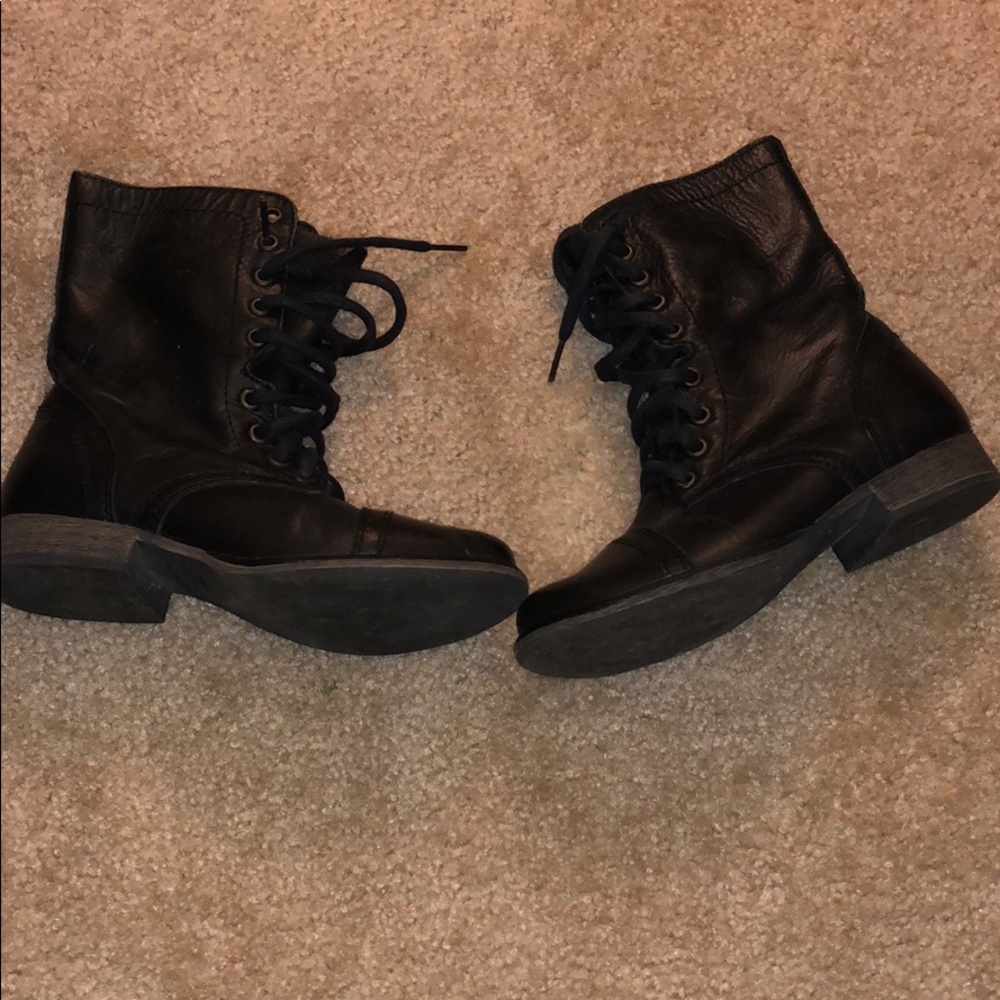 Troopa boots